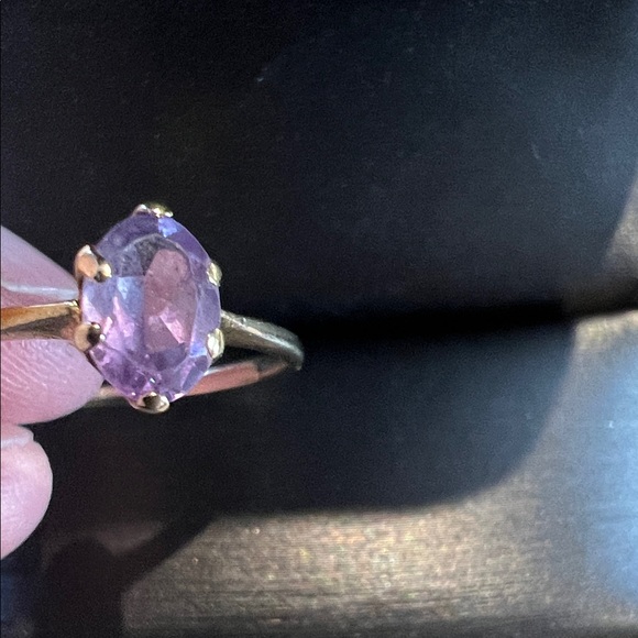 10k oval synthetic corundum (alexandrite)  Gemstone Ring - Picture 4 of 4